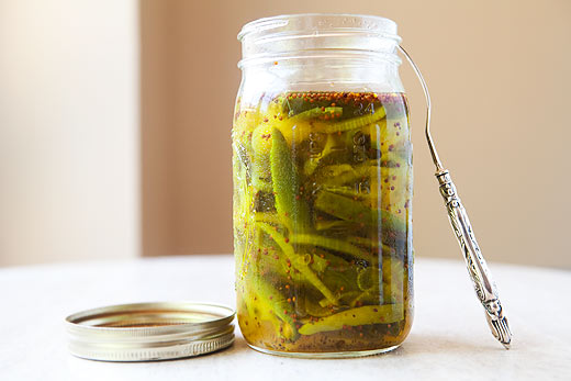 Jalapeño bread and butter pickles
