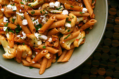 Pasta with cauliflower, walnuts and feta