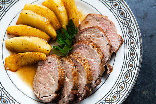 Pork tenderloin with apples